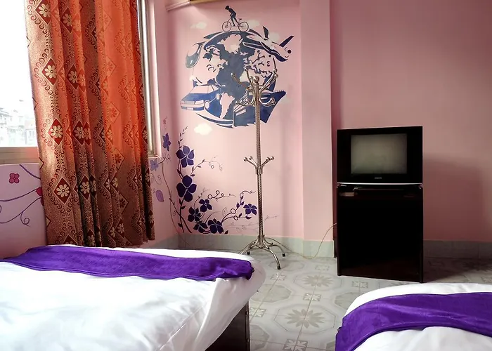 Happy (adults Only) Hostel