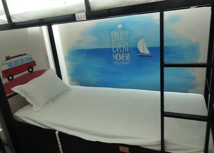 Happy (adults Only) Hostel Ha Long