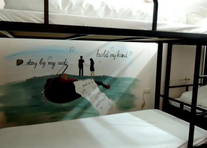 Hostel Happy (adults Only) *
